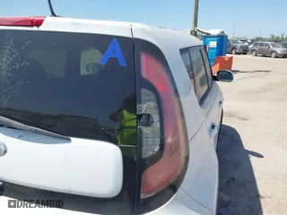 2014 Kia Soul + with VIN KNDJP3A53E7029843, listed as a IAAI auction lot 41981897 with 82,177 mi miles. Bid and sale history available at carsss.com. Image 12.