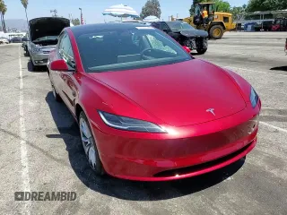 2025 Tesla Model 3 Long Range z VIN 5YJ3E1EA1SF931133, wystawiony jako Copart lot #57804915 z przebiegiem 1 226 mil mil oraz Szkoda całkowita • Salvage title. Historia ofert i sprzedaży dostępna na DreamBid. Obrazek 13.