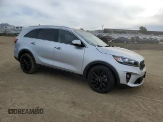 2020 Kia Sorento EX V6 with VIN 5XYPH4A56LG708101, listed as a Copart auction lot 45093475 with 28,430 mi miles and Salvage Title. Bid and sale history available at carsss.com. Image 4.