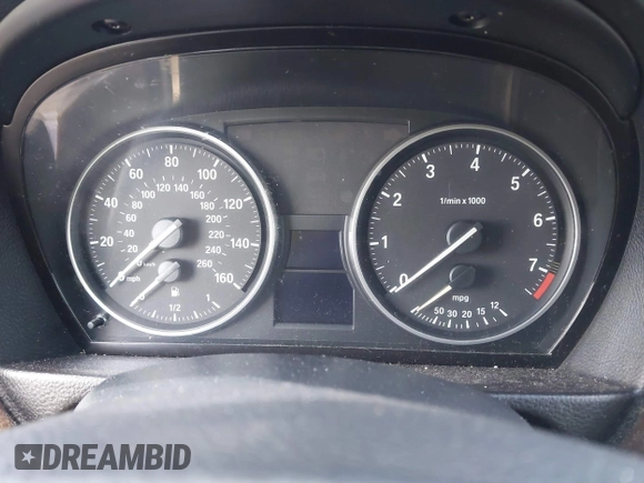 2008 BMW 3 Series 328xi z VIN WBAVC93578K043546, wystawiony jako IAAI lot #41987405 z przebiegiem Nie podano mil oraz . Historia ofert i sprzedaży dostępna na DreamBid. Obrazek 7.