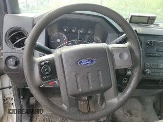 2011 Ford F-250 XL z VIN 1FT7X2B65BEC07691, wystawiony jako IAAI lot #42906795 z przebiegiem 353 932 mil mil oraz . Historia ofert i sprzedaży dostępna na DreamBid. Obrazek 23.