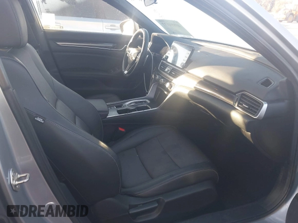 2019 Honda Accord Sport z VIN 1HGCV2F35KA005849, wystawiony jako IAAI lot #40894177 z przebiegiem 71 166 mil mil oraz . Historia ofert i sprzedaży dostępna na DreamBid. Obrazek 5.