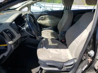 2014 Kia Rio EX z VIN KNADN4A31E6328144, wystawiony jako Copart lot #52235825 z przebiegiem 100 145 mil mil oraz Szkody całkowita. Historia ofert i sprzedaży dostępna na DreamBid. Obrazek 7.