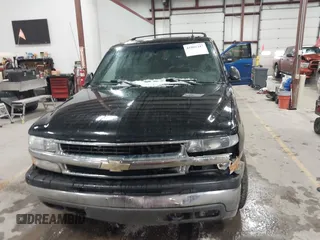 2002 Chevrolet Suburban Z71 with VIN 3GNFK16Z42G305930, listed as a IAAI auction lot 41002347 with 288,355 mi miles. Bid and sale history available at carsss.com. Image 12.