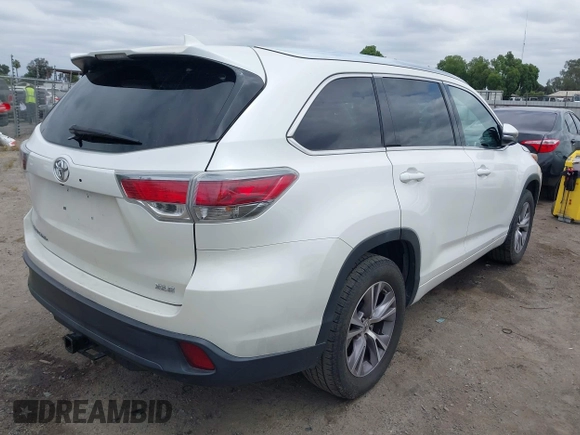 2015 Toyota Highlander XLE z VIN 5TDKKRFH0FS076120, wystawiony jako IAAI lot #42131646 z przebiegiem 117 623 mil mil oraz . Historia ofert i sprzedaży dostępna na DreamBid. Obrazek 4.