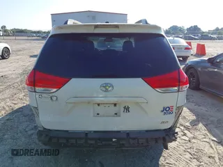 2013 Toyota Sienna XLE AAS с VIN 5TDYK3DC9DS382857, выставлен на аукционе IAAI как лот 42653901 с пробегом 118 790 миль миль и . История ставок и продаж доступна на DreamBid. Изображение 17.