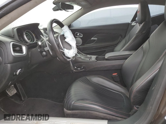 2018 Aston Martin DB11 z VIN SCFRMFAV1JGL05008, wystawiony jako Copart lot #41488505 z przebiegiem 18 133 mil mil oraz Szkody całkowita. Historia ofert i sprzedaży dostępna na DreamBid. Obrazek 7.