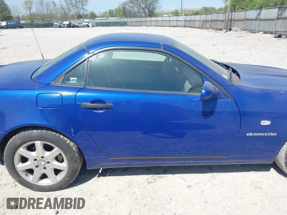 1998 Mercedes-Benz SLK-Class with VIN WDBKK47F7WF075867, listed as a IAAI auction lot 42113106 with 36,870 mi miles. Bid and sale history available at carsss.com. Image 13.