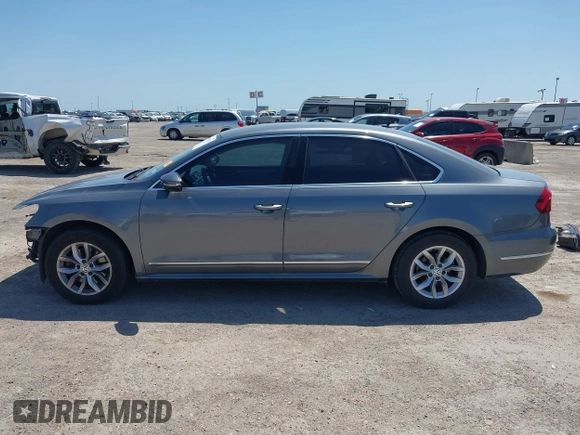 2017 Volkswagen Passat S z VIN 1VWAT7A37HC069014, wystawiony jako IAAI lot #41967310 z przebiegiem 109 266 mil mil oraz . Historia ofert i sprzedaży dostępna na DreamBid. Obrazek 14.
