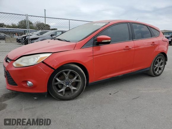 2014 Ford Focus SE with VIN 1FADP3K21EL252039, listed as a Copart auction lot 83813934 with 146,575 mi miles and Salvage Title. Bid and sale history available at carsss.com. Image 1.