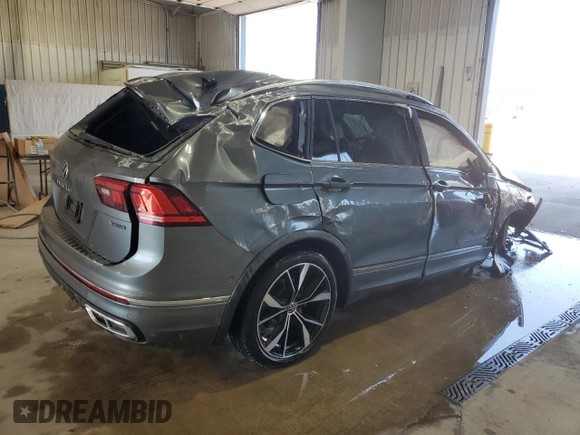 2024 Volkswagen Tiguan SEL R-Line z VIN 3VV4B7AX0RM012032, wystawiony jako Copart lot #54157225 z przebiegiem Nie podano mil oraz Szkoda całkowita • Salvage title. Historia ofert i sprzedaży dostępna na DreamBid. Obrazek 3.