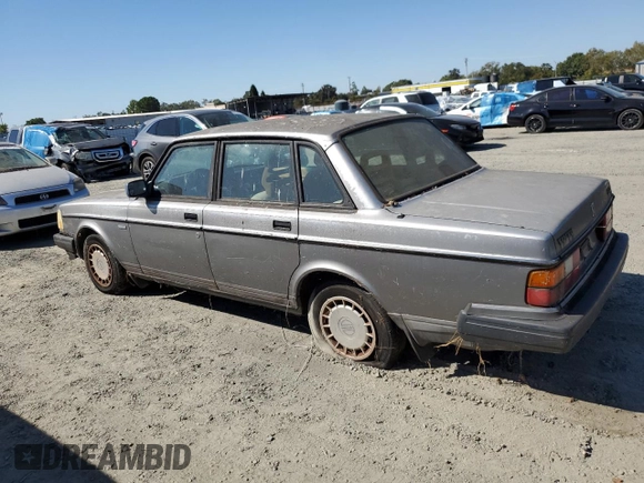 1993 Volvo 240 с VIN YV1AS8808P1489831, выставлен на аукционе Copart как лот 72439554 с пробегом 147 232 миль миль и Чистый • Clean title. История ставок и продаж доступна на DreamBid. Изображение 2.