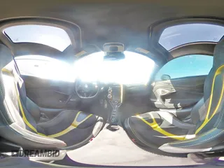 2018 McLaren 720S z VIN SBM14DCA9JW001142, wystawiony jako Copart lot #76969554 z przebiegiem Nie podano mil oraz Szkody całkowita. Historia ofert i sprzedaży dostępna na DreamBid. Obrazek 15.