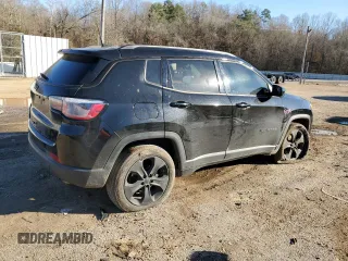 2018 Jeep Compass Altitude with VIN 3C4NJDBBXJT325669, listed as a Copart auction lot 87762825 with 70,738 mi miles and Salvage Title. Bid and sale history available at carsss.com. Image 3.