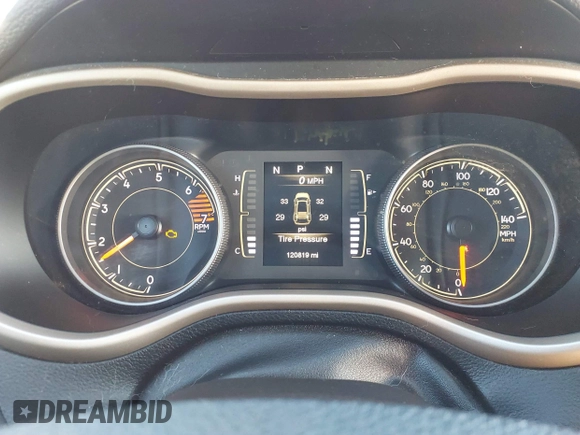 2017 Jeep Cherokee Altitude z VIN 1C4PJLAB3HW508050, wystawiony jako IAAI lot #41430524 z przebiegiem 120 819 mil mil oraz . Historia ofert i sprzedaży dostępna na DreamBid. Obrazek 7.