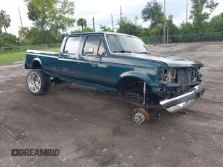 1997 Ford F-350 с VIN 1FTJW36F0VEC88290, выставлен на аукционе IAAI как лот 42594477 с пробегом 230 353 миль миль и . История ставок и продаж доступна на DreamBid. Изображение 1.