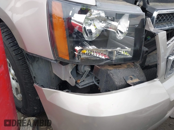 2007 Chevrolet Suburban LS with VIN 1GNFC16J97R179742, listed as a IAAI auction lot 42223885 with 182,718 mi miles and . Bid and sale history available at DreamBid. Image 12.