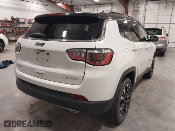 2023 Jeep Compass (RED) Edition z VIN 3C4NJDCN1PT569129, wystawiony jako IAAI lot #42407967 z przebiegiem 22 720 mil mil oraz . Historia ofert i sprzedaży dostępna na DreamBid. Obrazek 4.