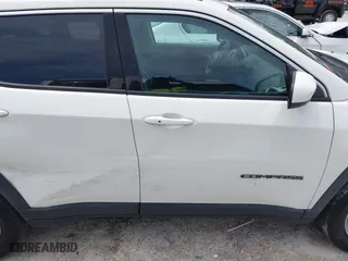 2018 Jeep Compass Latitude with VIN 3C4NJCBB3JT125517, listed as a IAAI auction lot 42132890 with 155,746 mi miles. Bid and sale history available at carsss.com. Image 13.