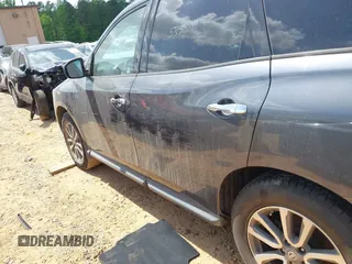 2014 Nissan Pathfinder SV with VIN 5N1AR2MM7EC710811, listed as a IAAI auction lot 42142870 with 158,803 mi miles. Bid and sale history available at carsss.com. Image 6.