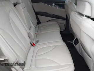 2016 Lincoln MKX Select z VIN 2LMTJ8KR0GBL38074, wystawiony jako IAAI lot #41635344 z przebiegiem 96 239 mil mil oraz . Historia ofert i sprzedaży dostępna na DreamBid. Obrazek 8.