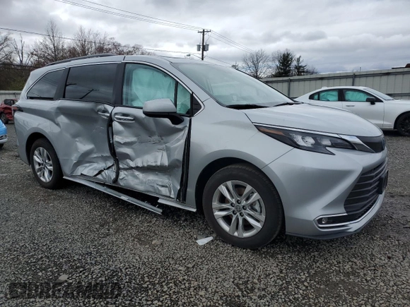 2024 Toyota Sienna XLE z VIN 5TDJSKFC3RS148195, wystawiony jako Copart lot #49125385 z przebiegiem Nie podano mil oraz Szkoda całkowita • Salvage title. Historia ofert i sprzedaży dostępna na DreamBid. Obrazek 4.