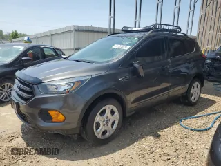2019 Ford Escape S с VIN 1FMCU0F77KUC03156, выставлен на аукционе Copart как лот 59018155 с пробегом 83 812 миль миль и Чистый • Clean title. История ставок и продаж доступна на DreamBid. Изображение 1.