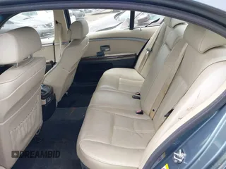 2006 BMW 7 Series 750Li z VIN WBAHN83576DT62514, wystawiony jako IAAI lot #42657343 z przebiegiem Nie podano mil oraz . Historia ofert i sprzedaży dostępna na DreamBid. Obrazek 8.