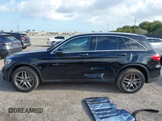 2019 Mercedes-Benz GLC with VIN WDC0G4JB3KV145553, listed as a IAAI auction lot 41957373 with 83,918 mi miles. Bid and sale history available at carsss.com. Image 15.