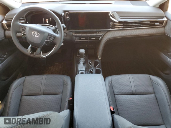 2025 Toyota Camry LE z VIN 4T1DAACK5SU592617, wystawiony jako Copart lot #56370875 z przebiegiem 1 615 mil mil oraz Szkoda całkowita • Salvage title. Historia ofert i sprzedaży dostępna na DreamBid. Obrazek 8.