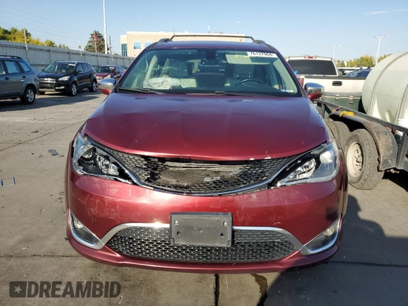 2018 Chrysler Pacifica Limited z VIN 2C4RC1GG1JR252550, wystawiony jako Copart lot #76137964 z przebiegiem 184 072 mil mil oraz Szkoda całkowita • Salvage title. Historia ofert i sprzedaży dostępna na DreamBid. Obrazek 5.