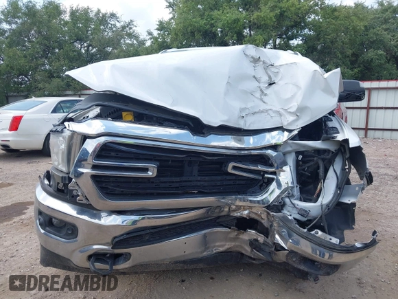 2020 Ram 1500 Big Horn с VIN 1C6SRFFT9LN321942, выставлен на аукционе IAAI как лот 42290626 с пробегом Не указан миль и . История ставок и продаж доступна на DreamBid. Изображение 11.