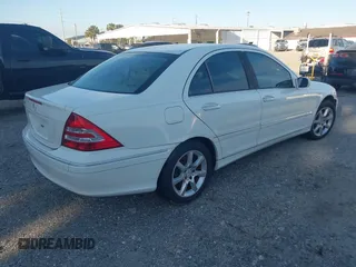 2007 Mercedes-Benz C 280 Luxury with VIN WDBRF54H47A935172, listed as a IAAI auction lot 41702794 with 138,889 mi miles and . Bid and sale history available at DreamBid. Image 4.