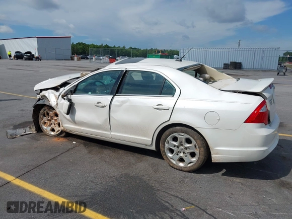 2010 Ford Fusion SE z VIN 3FAHP0HA4AR166105, wystawiony jako IAAI lot #42267814 z przebiegiem 322 392 mil mil oraz . Historia ofert i sprzedaży dostępna na DreamBid. Obrazek 14.