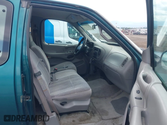1997 Ford F-150 XL с VIN 1FTDX18W6VKD30779, выставлен на аукционе IAAI как лот 42581834 с пробегом 228 598 миль миль и . История ставок и продаж доступна на DreamBid. Изображение 5.
