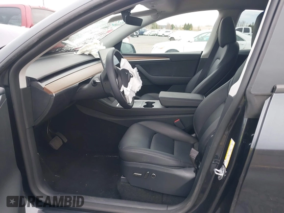 2024 Tesla Model Y с VIN 7SAYGDED6RF102745, выставлен на аукционе IAAI как лот 41824709 с пробегом 13 842 миль миль и . История ставок и продаж доступна на DreamBid. Изображение 5.