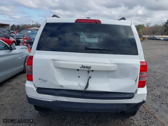 2016 Jeep Patriot Sport with VIN 1C4NJPBA5GD553263, listed as a IAAI auction lot 41806856 with 105,839 mi miles. Bid and sale history available at carsss.com. Image 6.