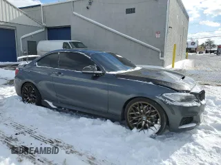 2014 BMW 2 Series M235i z VIN WBA1J7C59EVW84233, wystawiony jako Copart lot #89345115 z przebiegiem 175 655 mil mil oraz Czysty tytuł • Clean title. Historia ofert i sprzedaży dostępna na DreamBid. Obrazek 4.