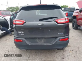 2015 Jeep Cherokee Latitude z VIN 1C4PJMCS1FW512422, wystawiony jako IAAI lot #42365358 z przebiegiem 139 521 mil mil oraz . Historia ofert i sprzedaży dostępna na DreamBid. Obrazek 17.