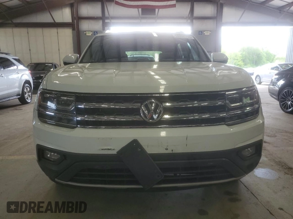 2018 Volkswagen Atlas SE with VIN 1V2KR2CA3JC564500, listed as a Copart auction lot 56352755 with 286,005 mi miles and Clean title. Bid and sale history available at DreamBid. Image 5.