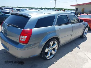 2006 Dodge Magnum z VIN 2D4FV47V06H391274, wystawiony jako IAAI lot #42398678 z przebiegiem 157 230 mil mil oraz . Historia ofert i sprzedaży dostępna na DreamBid. Obrazek 4.