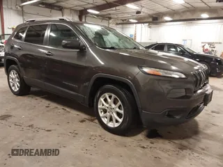 2014 Jeep Cherokee Latitude z VIN 1C4PJMCS5EW252198, wystawiony jako IAAI lot #41757218 z przebiegiem 205 241 mil mil oraz . Historia ofert i sprzedaży dostępna na DreamBid. Obrazek 1.