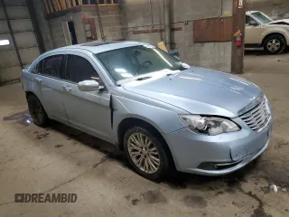 2012 Chrysler 200 Limited with VIN 1C3CCBCB9CN205227, listed as a Copart auction lot 43026755 with 171,943 mi miles and Salvage Title. Bid and sale history available at DreamBid. Image 4.