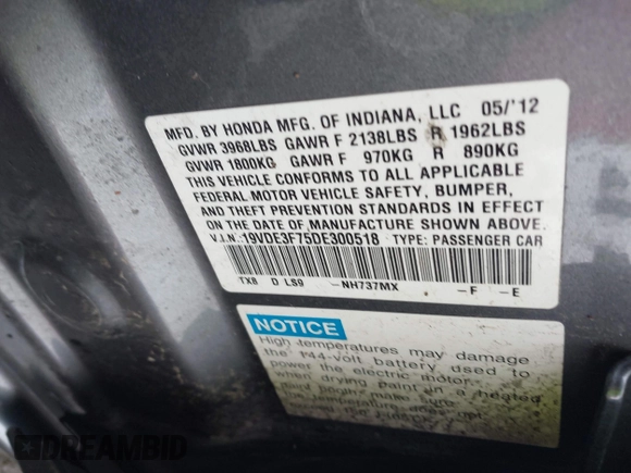 2013 Acura ILX Hybrid Tech Pkg with VIN 19VDE3F75DE300518, listed as a IAAI auction lot 41951546 with 149,618 mi miles. Bid and sale history available at carsss.com. Image 9.