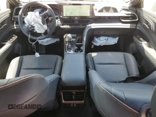 2024 Toyota Crown XLE z VIN JTDAAAAF0R3021727, wystawiony jako Copart lot #55737934 z przebiegiem 6269 mil mil oraz Szkody całkowita. Historia ofert i sprzedaży dostępna na DreamBid. Obrazek 8.
