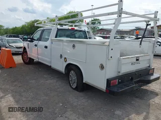 2022 Ford Super Duty F-250 SRW XL with VIN 1FD7W2A66NEF91226, listed as a IAAI auction lot 42099133 with 62,760 mi miles. Bid and sale history available at carsss.com. Image 3.