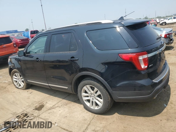 2018 Ford Explorer XLT z VIN 1FM5K8D83JGB83574, wystawiony jako Copart lot #64548545 z przebiegiem 89 375 mil mil oraz Czysty tytuł • Clean title. Historia ofert i sprzedaży dostępna na DreamBid. Obrazek 2.