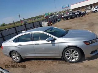 2017 Chevrolet Impala LT z VIN 2G1105S37H9122423, wystawiony jako IAAI lot #42042030 z przebiegiem 101 769 mil mil oraz . Historia ofert i sprzedaży dostępna na DreamBid. Obrazek 13.