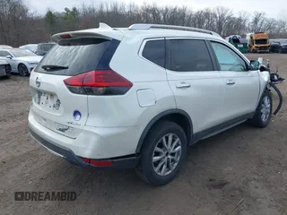 2018 Nissan Rogue SV with VIN KNMAT2MV7JP598545, listed as a IAAI auction lot 41719074 with 173,395 mi miles. Bid and sale history available at carsss.com. Image 4.