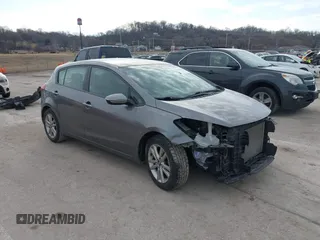 2016 Kia Forte LX z VIN KNAFK5A80G5620847, wystawiony jako IAAI lot #41636590 z przebiegiem 62 727 mil mil oraz . Historia ofert i sprzedaży dostępna na DreamBid. Obrazek 1.